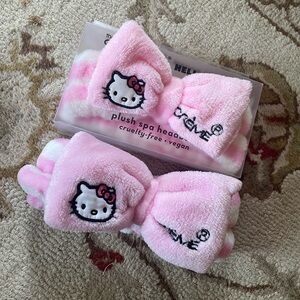 Hello Kitty X Crème Spa Headband, one still in box